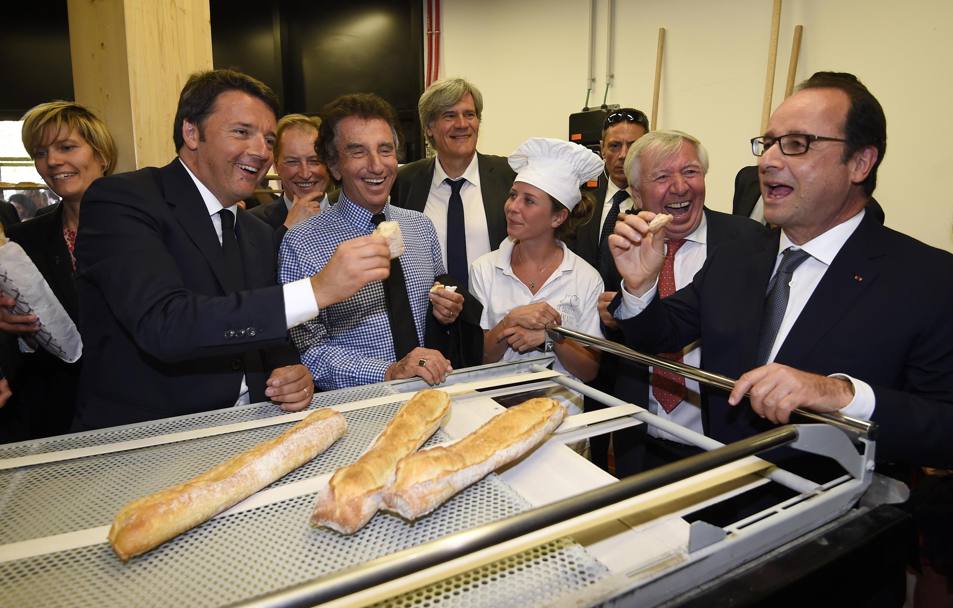 Il presidente francese Franois Hollande e il premier Matteo Renzi (Ansa)